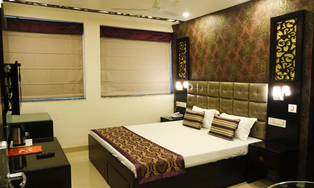 Hotel Jullundur 18 Chandīgarh Extérieur photo