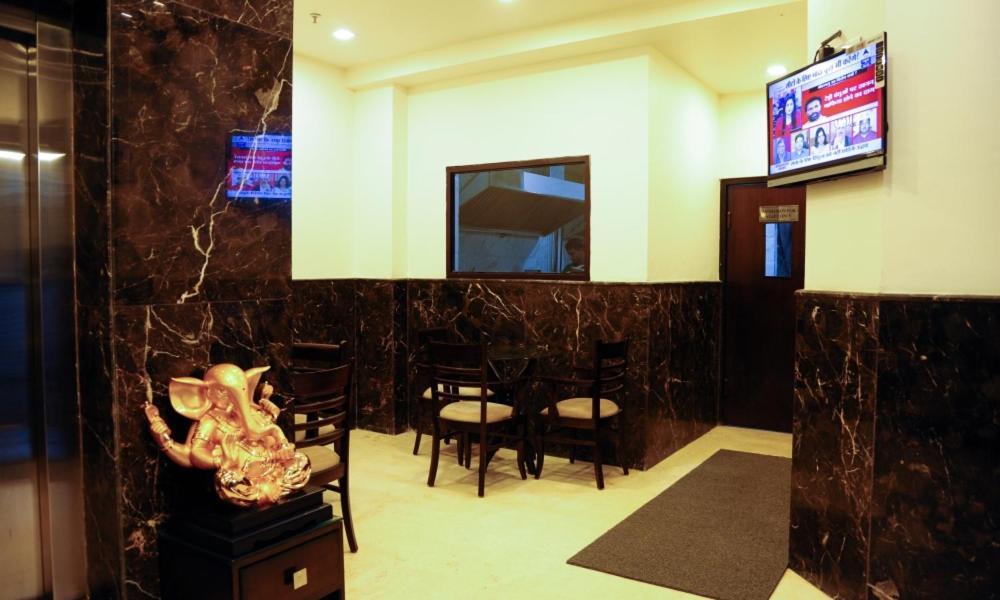 Hotel Jullundur 18 Chandīgarh Extérieur photo